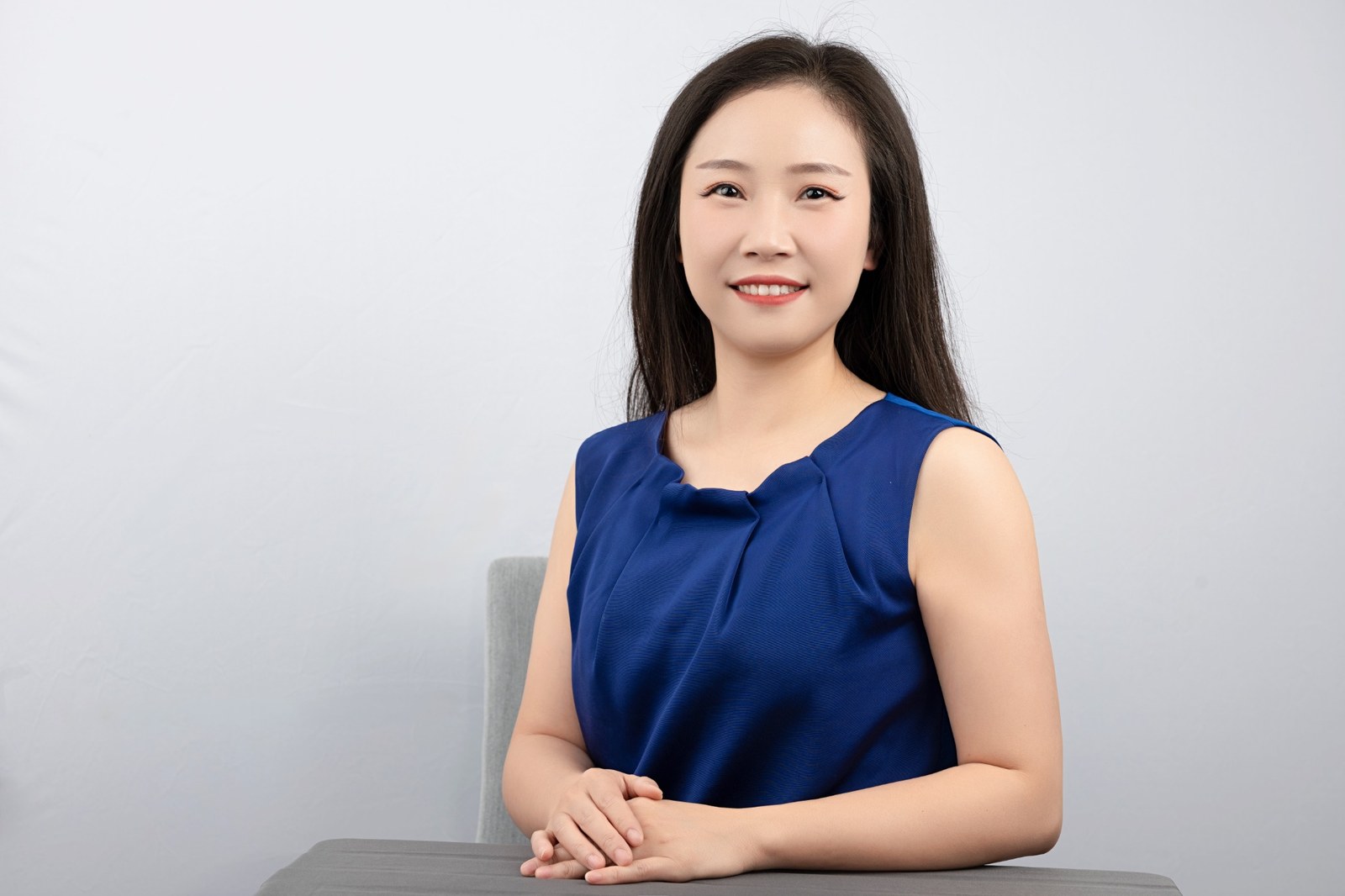 Fangfang Lin professional portrait